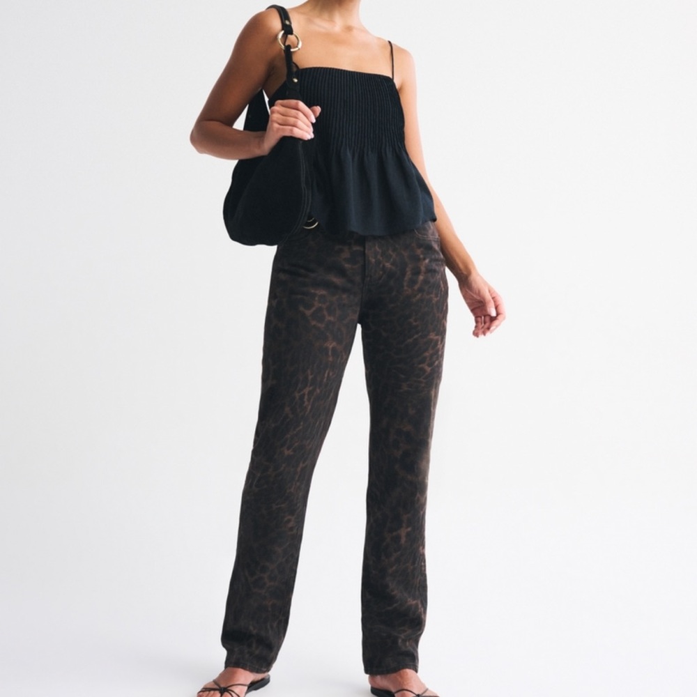 Abercrombie 90s straight jeans mid rise leopard print Size 27 curve love